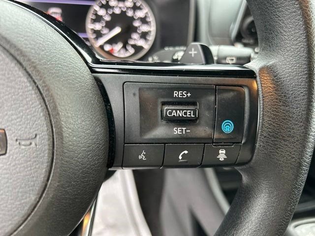 Used 2023 Nissan Rogue SV AWD/4WD image 18