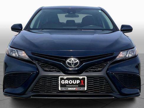 Used 2021 Toyota Camry SE image 4
