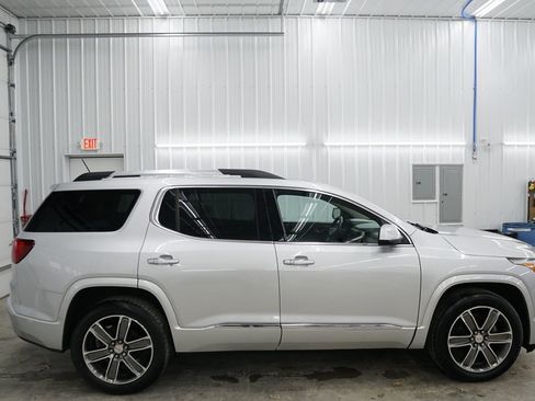 Used 2017 GMC Acadia Denali image 16
