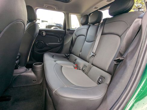 Used 2023 MINI Cooper 4-Door Hardtop image 19