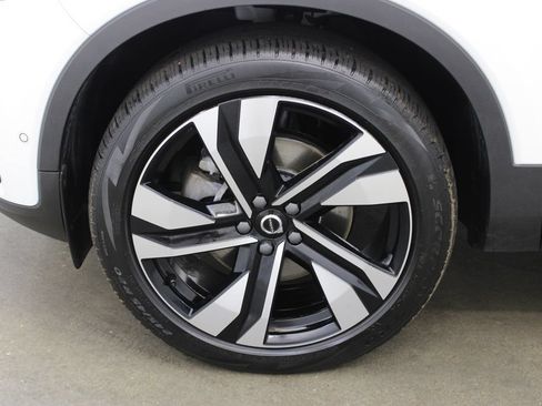 Used 2024 Volvo XC40 B5 Plus w/ Protection Package AWD/4WD image 29