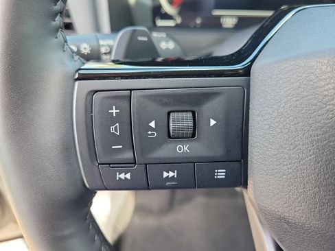 Certified 2025 Nissan Rogue SL FWD image 18