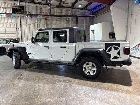 Used 2020 Jeep Gladiator Sport w/ Quick Order Package 24S AWD/4WD image 10