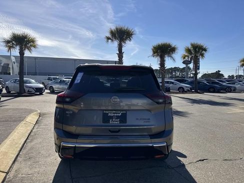 New 2026 Nissan Rogue Platinum image 5