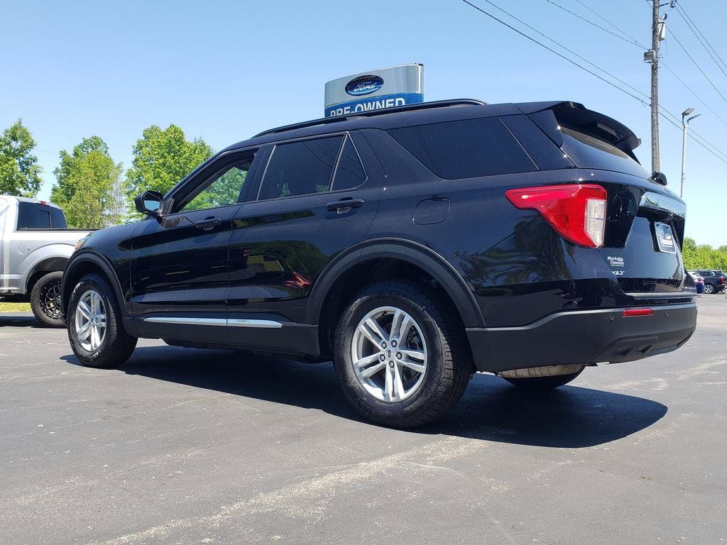 Used 2023 Ford Explorer XLT AWD/4WD image 8