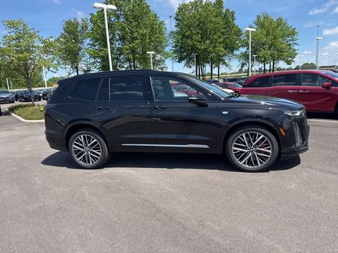 Used 2025 Cadillac XT6 Sport w/ LPO, Floor Liner Package AWD/4WD image 8