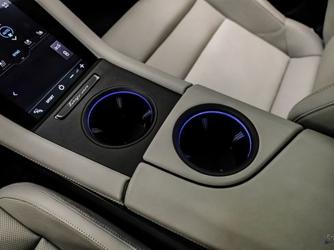 Used 2020 Porsche Taycan Turbo image 49