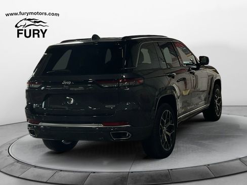 Used 2024 Jeep Grand Cherokee Summit AWD/4WD image 3