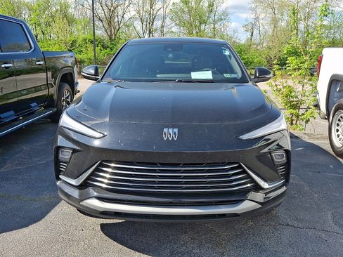 Used 2024 Buick Envista Preferred w/ Advanced Safety Package image 3