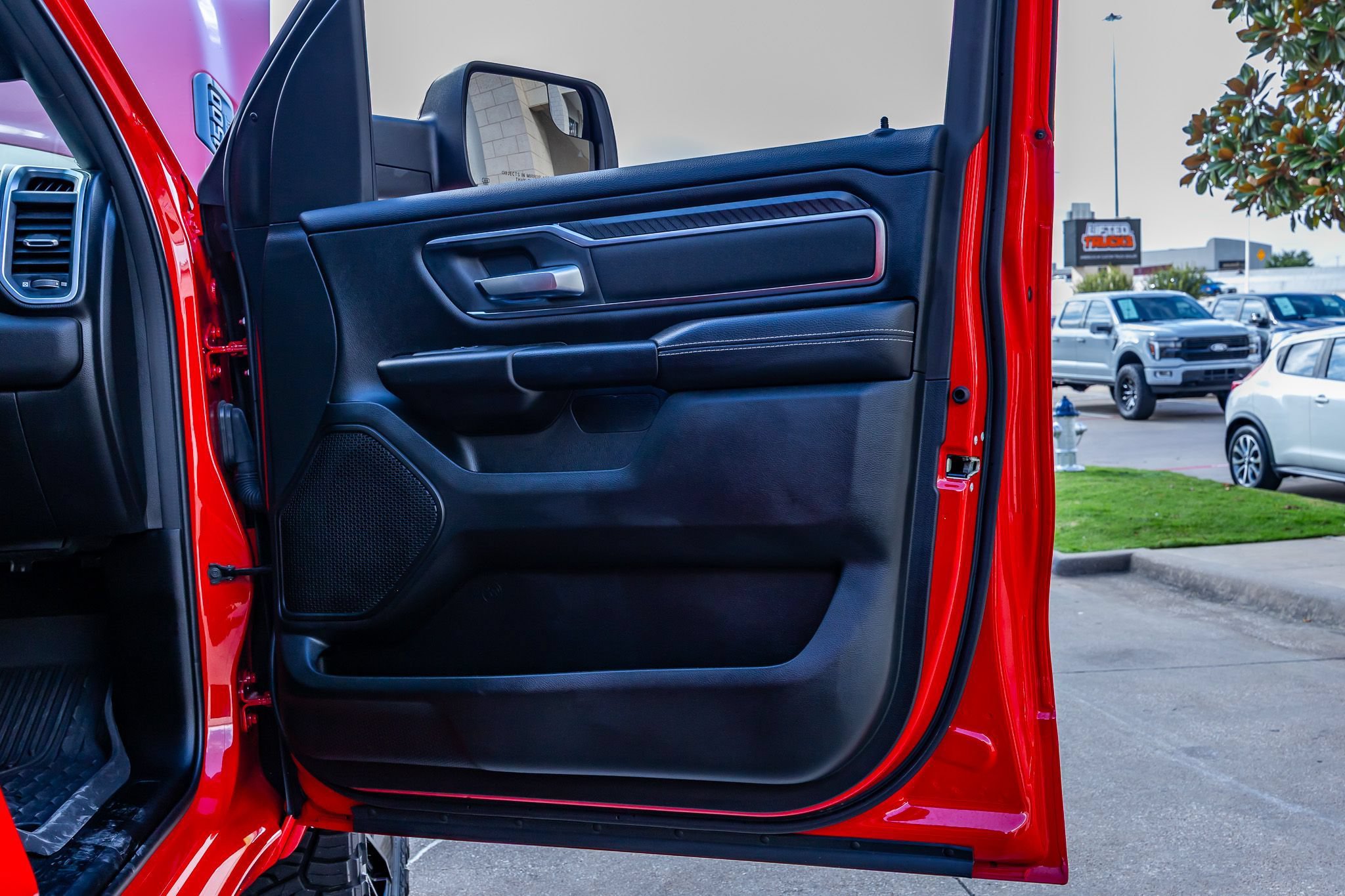 Used 2025 RAM 1500 Big Horn AWD/4WD image 42