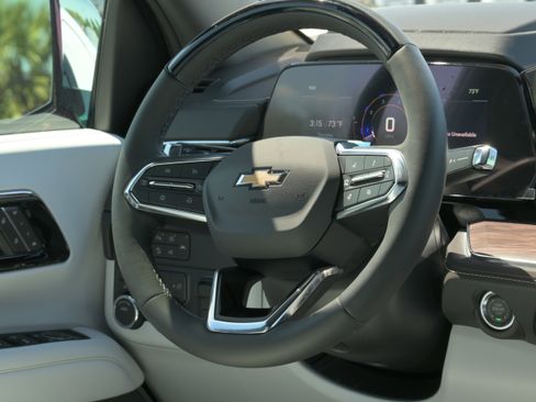 New 2026 Chevrolet Suburban Premier AWD/4WD image 24