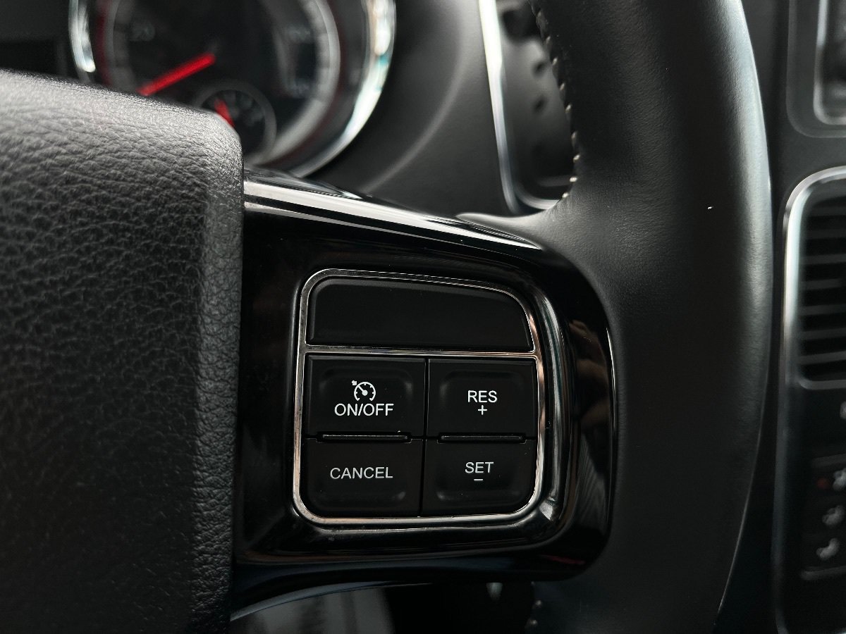 Used 2018 Dodge Grand Caravan SE FWD image 18