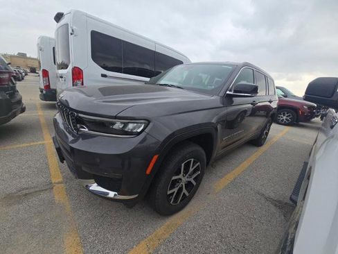 Used 2024 Jeep Grand Cherokee L Limited w/ Luxury Tech Group II AWD/4WD image 3