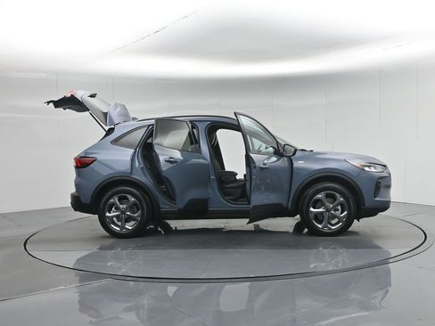 Used 2025 Ford Escape ST-Line FWD image 4