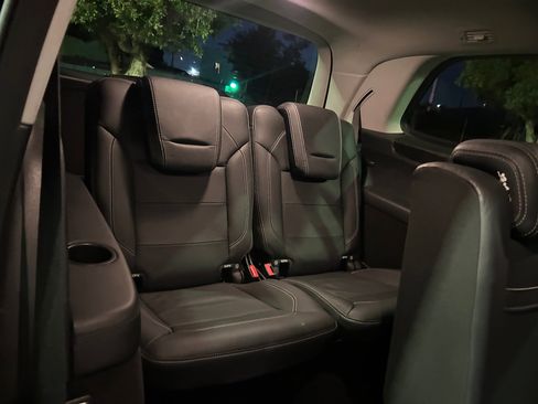 Used 2015 Mercedes-Benz GL 550 4MATIC image 14