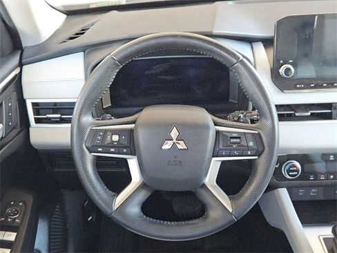Used 2023 Mitsubishi Outlander SEL image 12