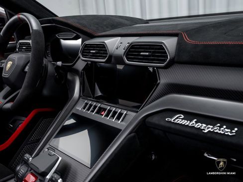 Used 2023 Lamborghini Urus Performante image 47