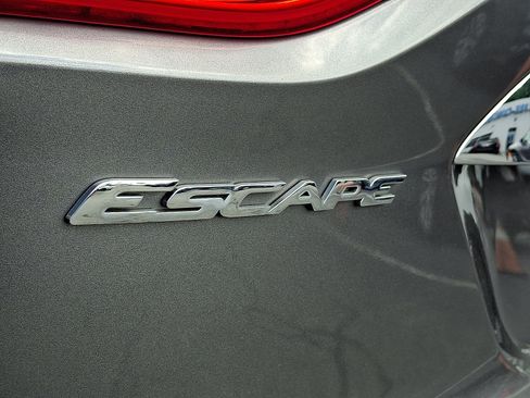 Used 2014 Ford Escape SE w/ SE Chrome Package AWD/4WD image 19