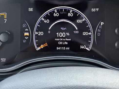 Used 2019 Jeep Grand Cherokee Laredo image 29