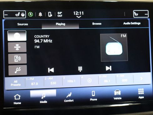 Used 2024 Chrysler Pacifica Touring-L image 32