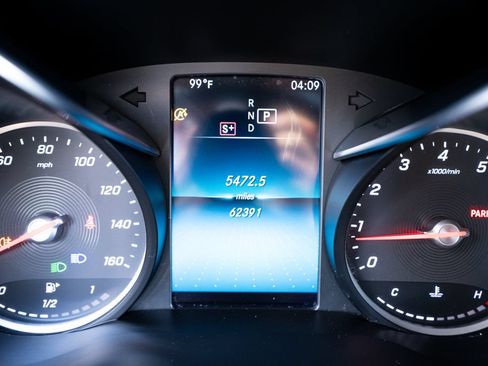 Used 2021 Mercedes-Benz GLC 300 4MATIC w/ Premium Package image 35