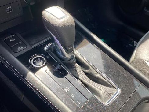 Used 2023 Nissan Kicks SR w/ SR Premium Package FWD image 17