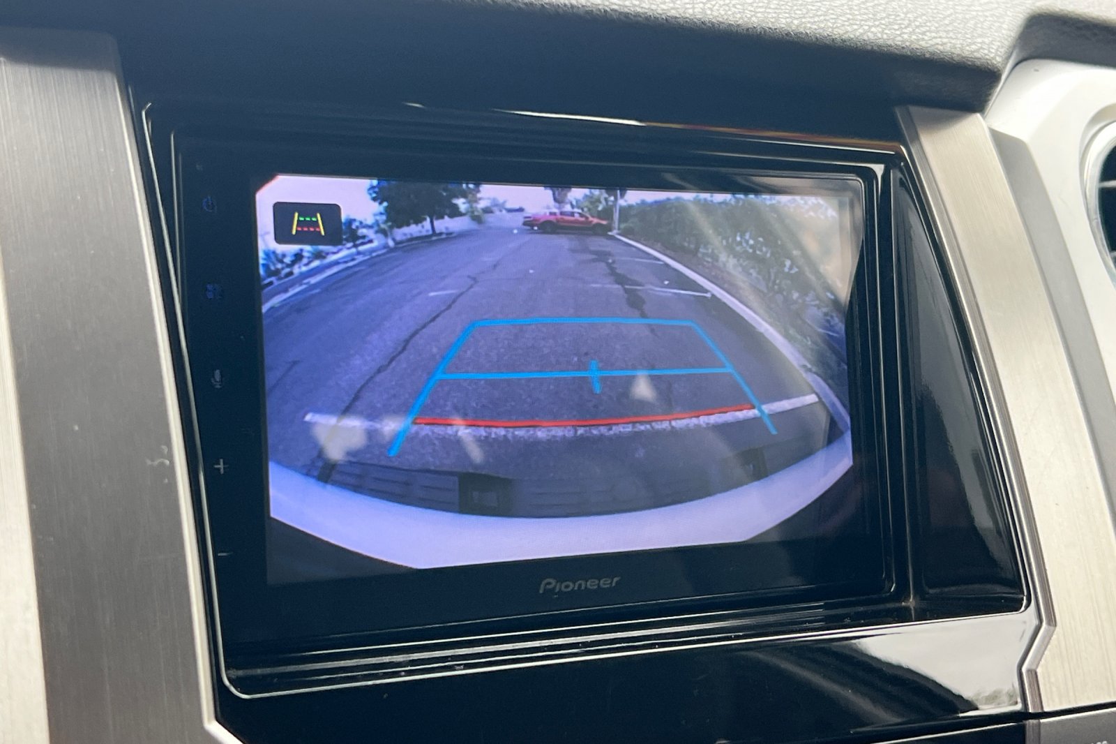 Certified 2019 Toyota Tundra SR5 w/ TRD Off Road Package AWD/4WD image 18