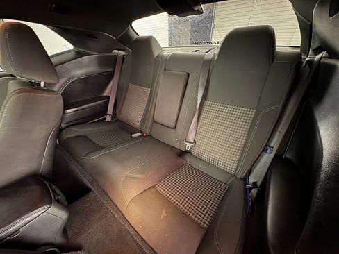 Used 2019 Dodge Challenger SXT RWD image 34