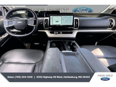 Used 2025 Ford Expedition Active AWD/4WD image 13