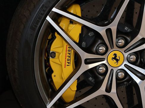 Certified 2017 Ferrari California T RWD image 11
