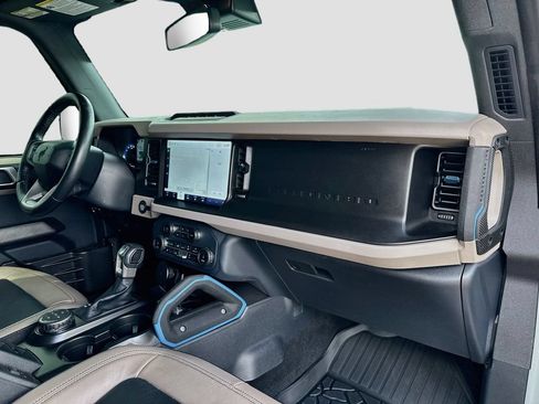 Certified 2022 Ford Bronco Wildtrak AWD/4WD image 29