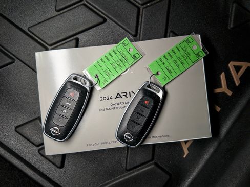 Used 2024 Nissan Ariya AWD image 24