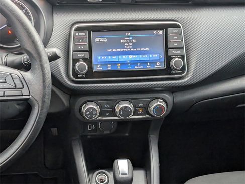 Certified 2025 Nissan Kicks Play S image 12
