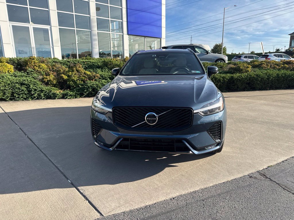 Used 2026 Volvo XC60 B5 Plus AWD/4WD image 2
