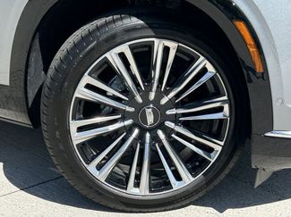 New 2026 Cadillac Vistiq Premium Luxury video 3