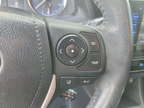 Used 2018 Toyota Corolla SE image 29