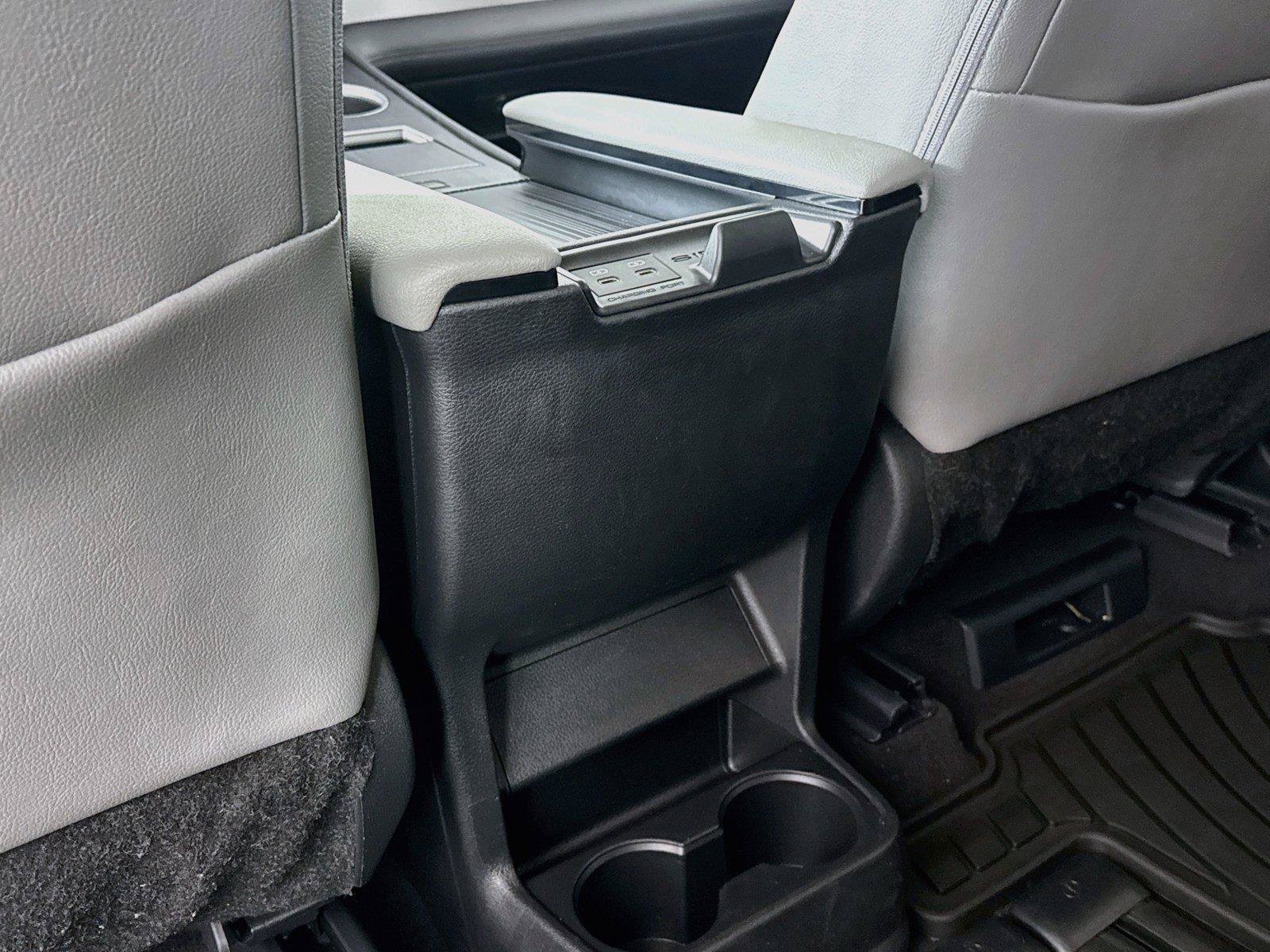 Certified 2025 Toyota Sienna XLE FWD image 35