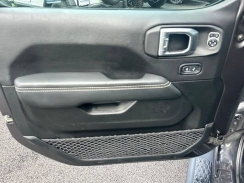 Used 2020 Jeep Wrangler Unlimited Sahara AWD/4WD image 29