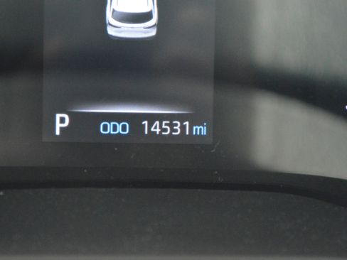 Used 2022 Toyota Sienna XSE FWD image 17