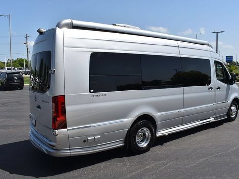 Used 2022 Mercedes-Benz Sprinter 3500 image 8