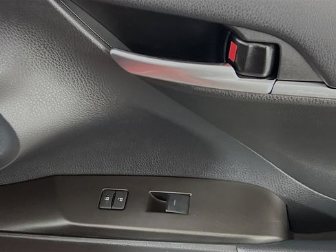 Used 2024 Toyota Camry SE image 31