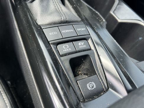 Used 2025 Toyota Camry SE FWD image 26
