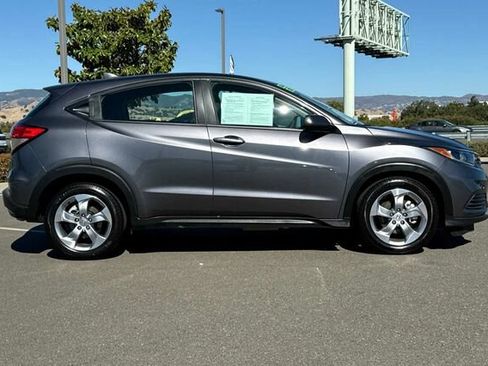 Used 2021 Honda HR-V LX image 3