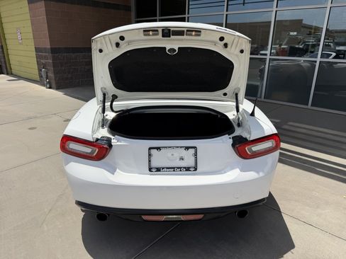 Used 2018 FIAT 124 Spider Classica w/ Technology Group RWD image 29