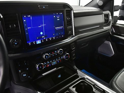 Used 2025 Ford F350 Platinum image 23