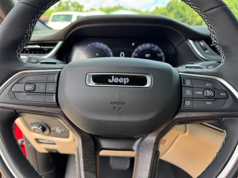 New 2025 Jeep Grand Cherokee L Limited w/ Black Appearance Package image 24