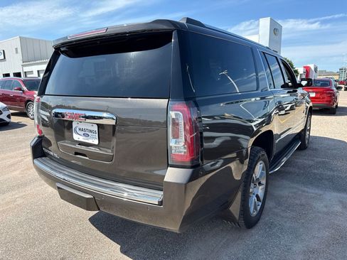 Used 2019 GMC Yukon XL Denali w/ Open Road Package AWD/4WD image 12