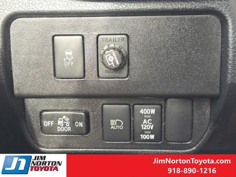Used 2021 Toyota Tacoma TRD Off-Road w/ TRD Premium Off Road Package AWD/4WD image 24