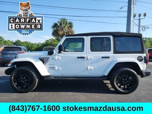 Used 2023 Jeep Wrangler Unlimited Sahara w/ Cold Weather Group AWD/4WD image 11