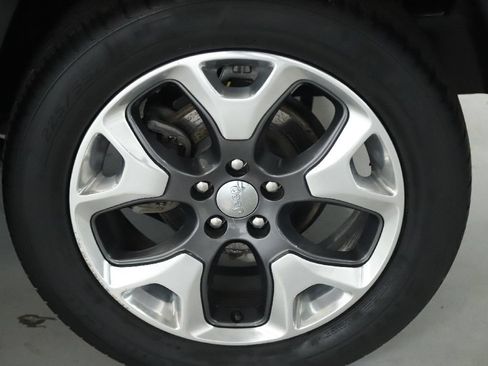 Used 2018 Jeep Compass Limited w/ Safe & Security Group AWD/4WD image 36